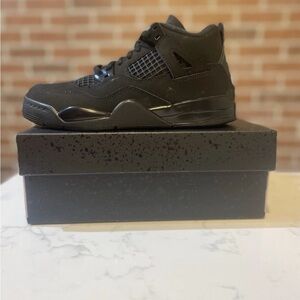 Jordan Kids Sneakers in Black and Gray